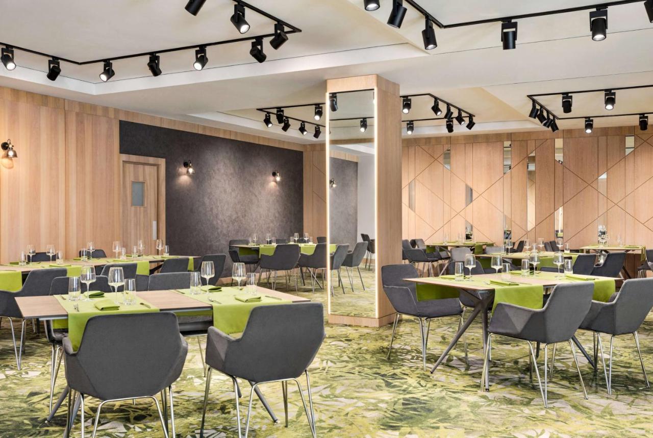 Отель Ramada By Wyndham Slatina Parc Экстерьер фото